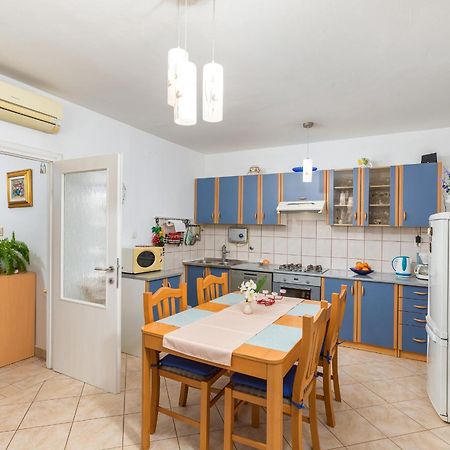 Apartment Milena พูลา ภายนอก รูปภาพ